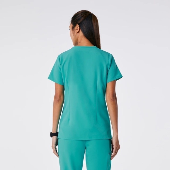 Figs Casma Three-Pocket Scrub Top™ - Size S - Picture 5 of 9